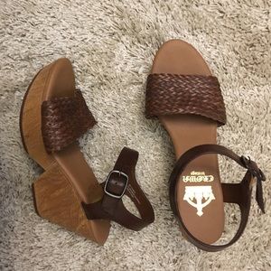 Crown Vintage Braided Band Wedge